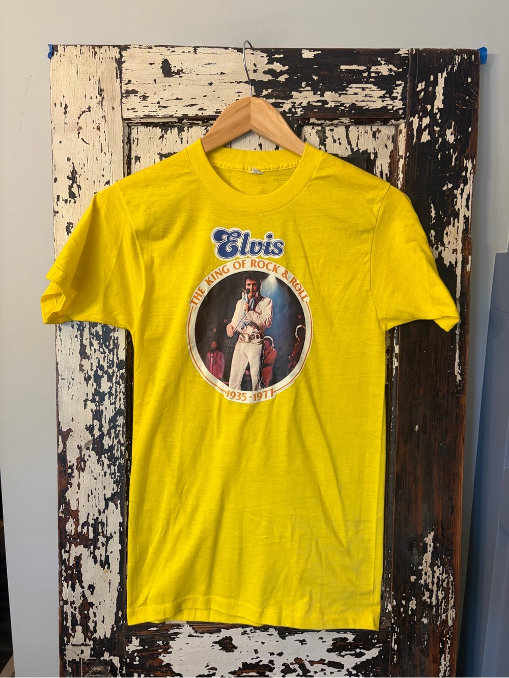 Elvis Presley king of rock n roll vintage iron on Yellow Graphic T-unisex. Med
